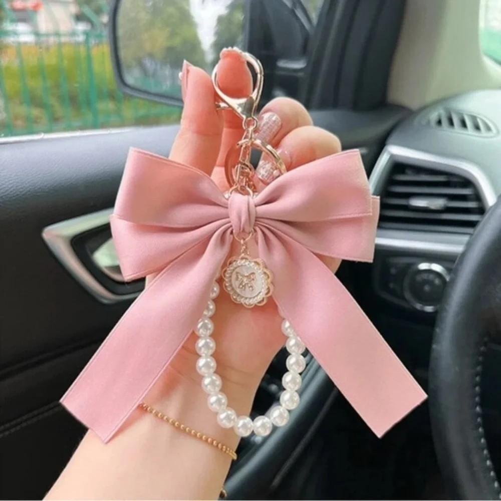 ✨NWT✨ Elegant Pink Bow and Pearl Charm  Keychain